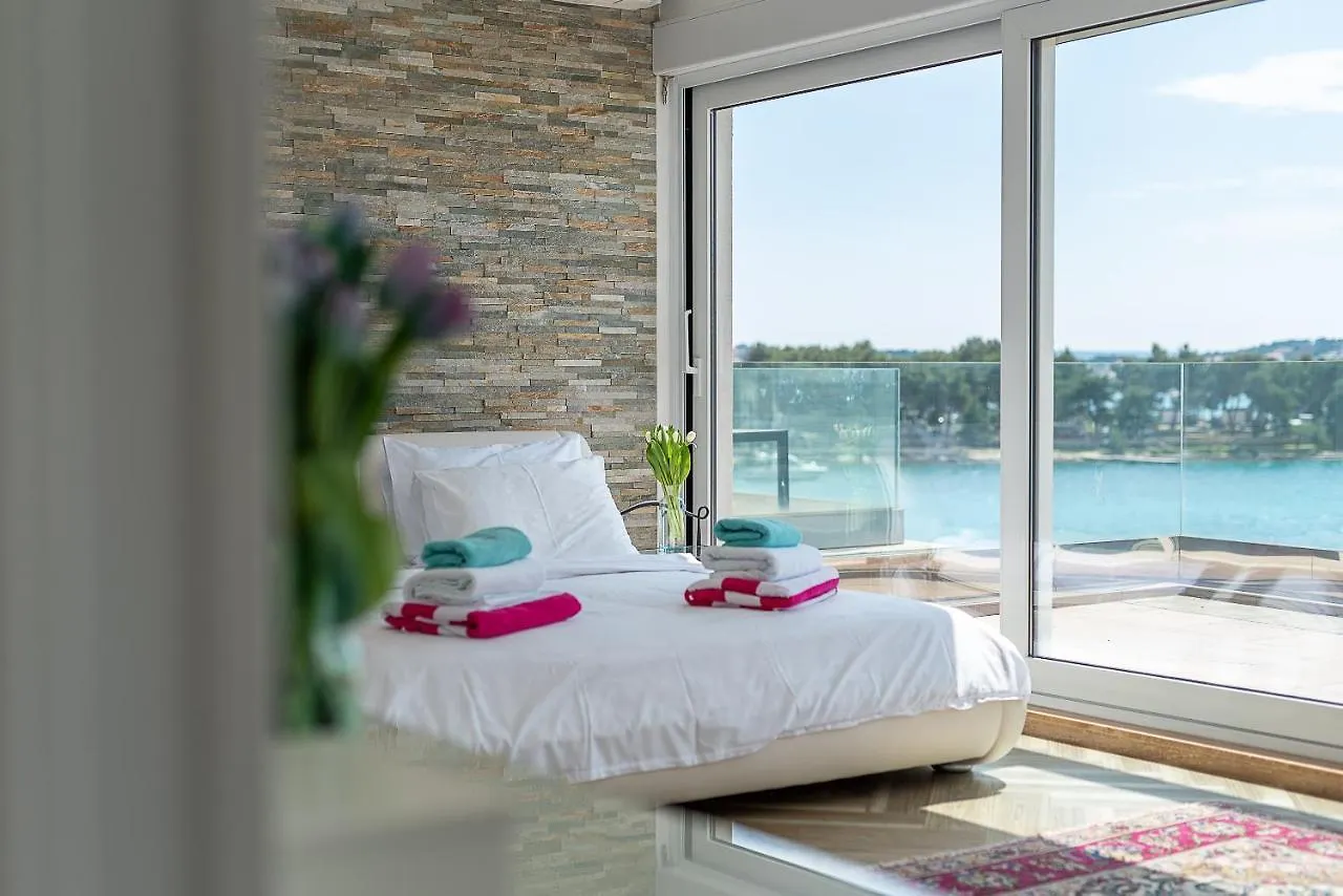 Trogir Beach House 0*,  Κροατία